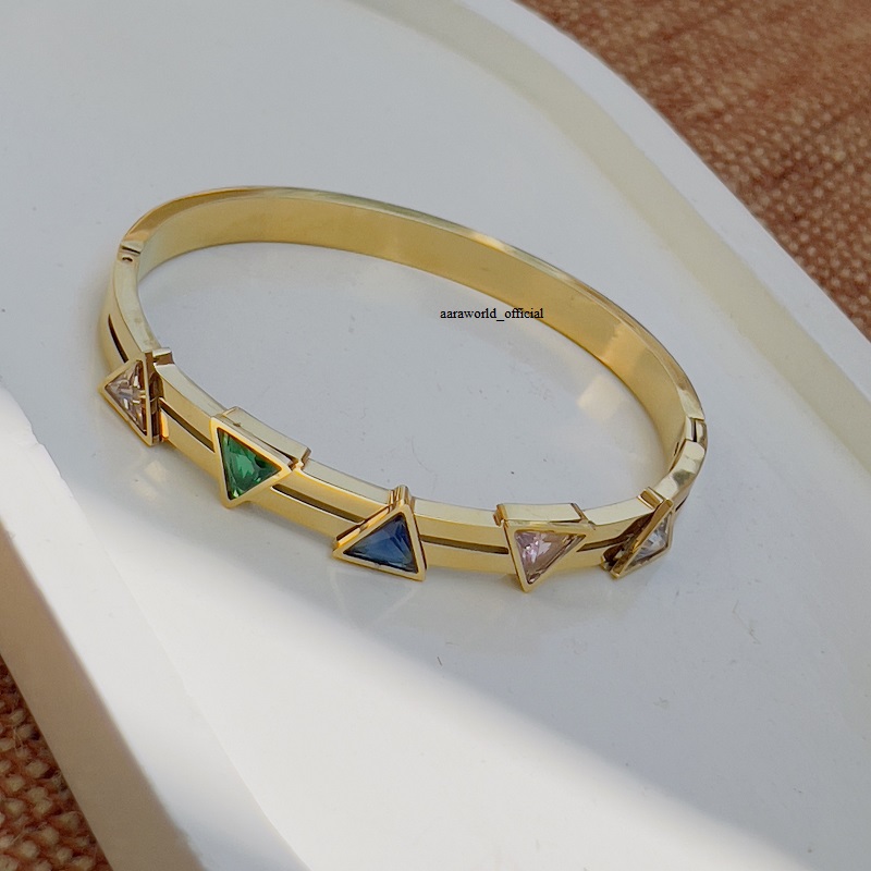 multi-triangle-gold-bracelet