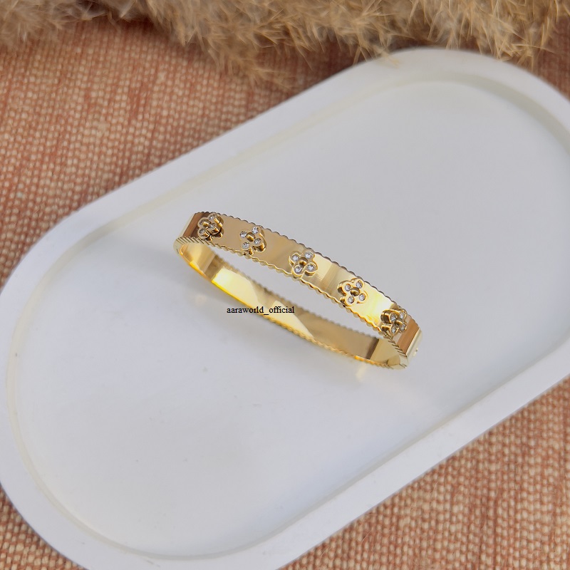 gold-premium-bracelet (7)